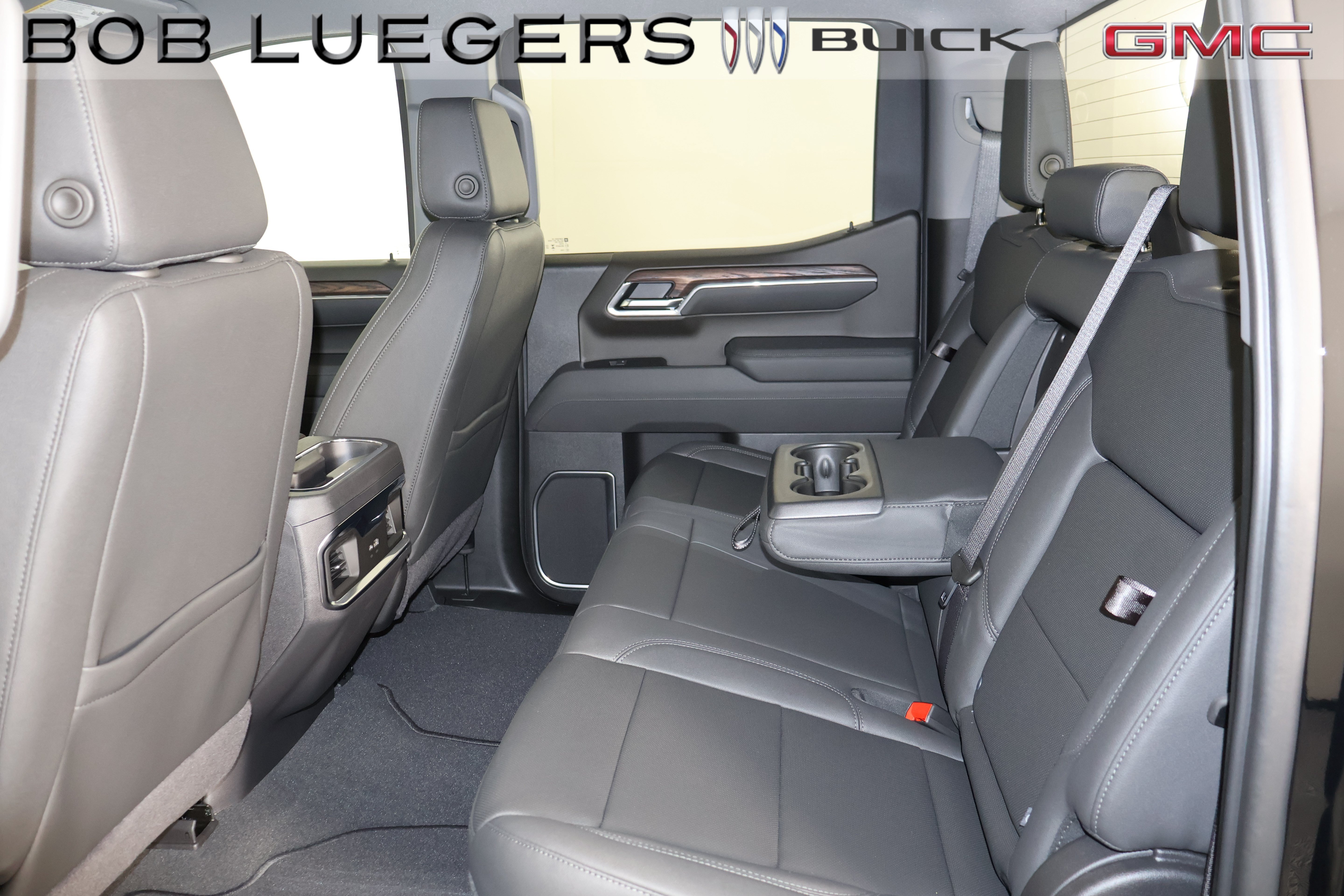 2026 GMC Sierra 1500 SLT - Photo 14