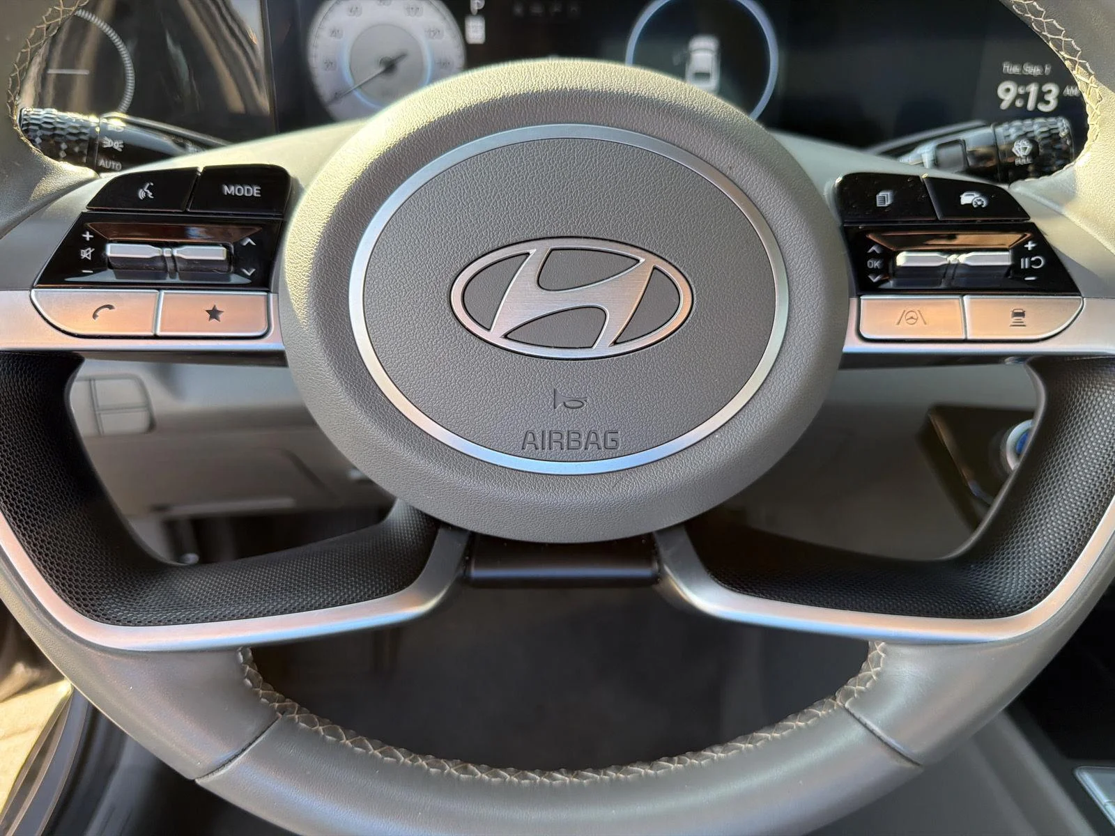 Used 2025 Fluid Metal Hyundai SEL Convenience image 18
