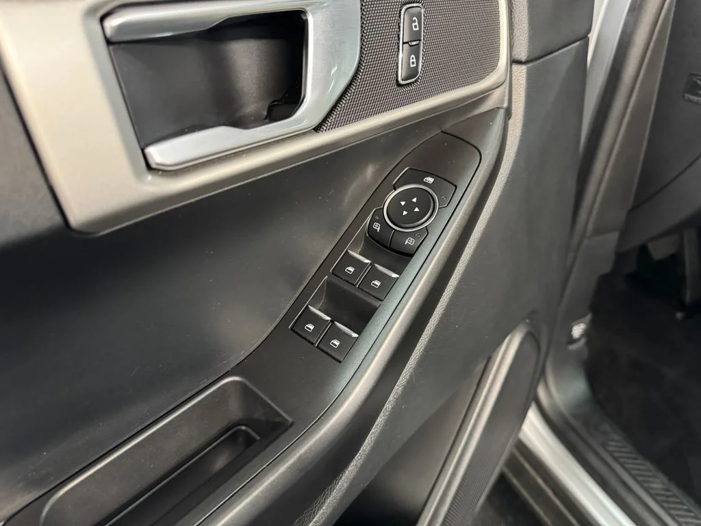 Used 2023 Silver Ford Base image 14