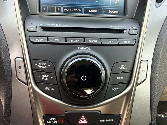 Used 2013 Brown Hyundai Base image 30