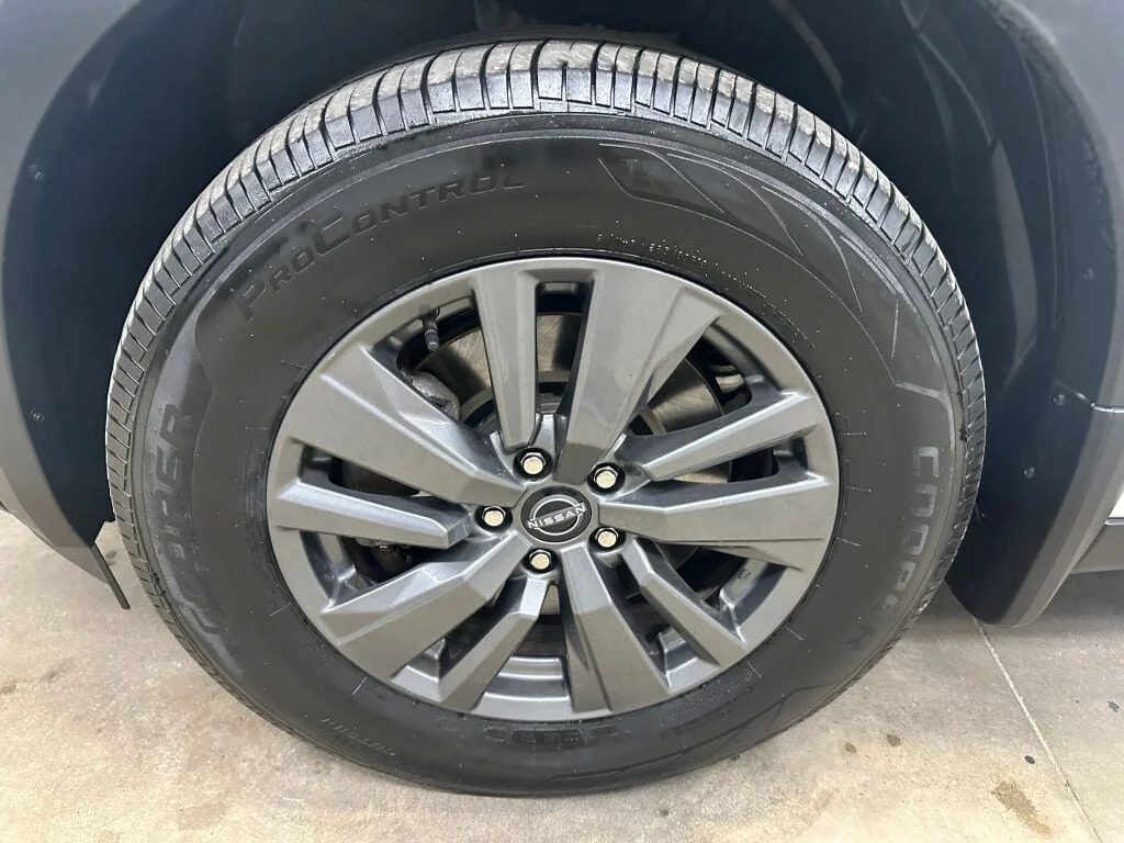 2023 Nissan Pathfinder SV - Photo 38