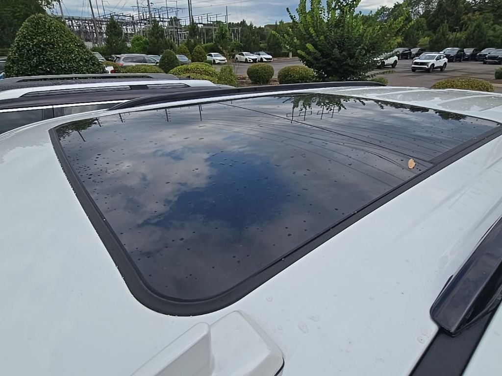 Used 2024 White Cadillac Sport image 7