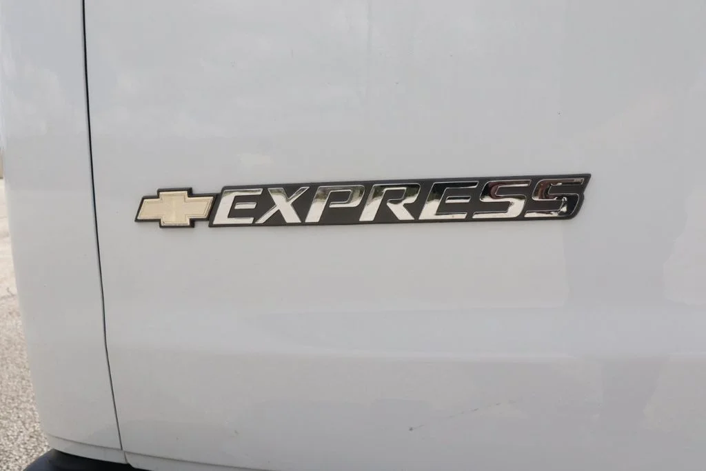 Used 2024 Summit White Chevrolet Work Van image 22
