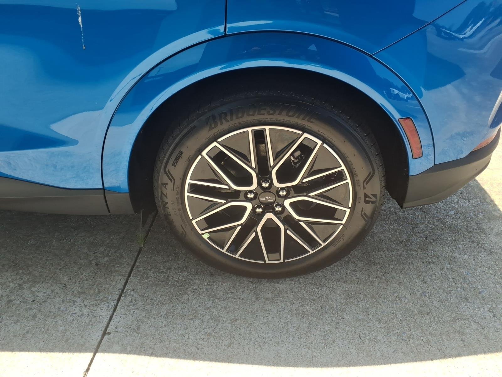 New 2026 Velocity Blue Metallic Ford Premium image 4