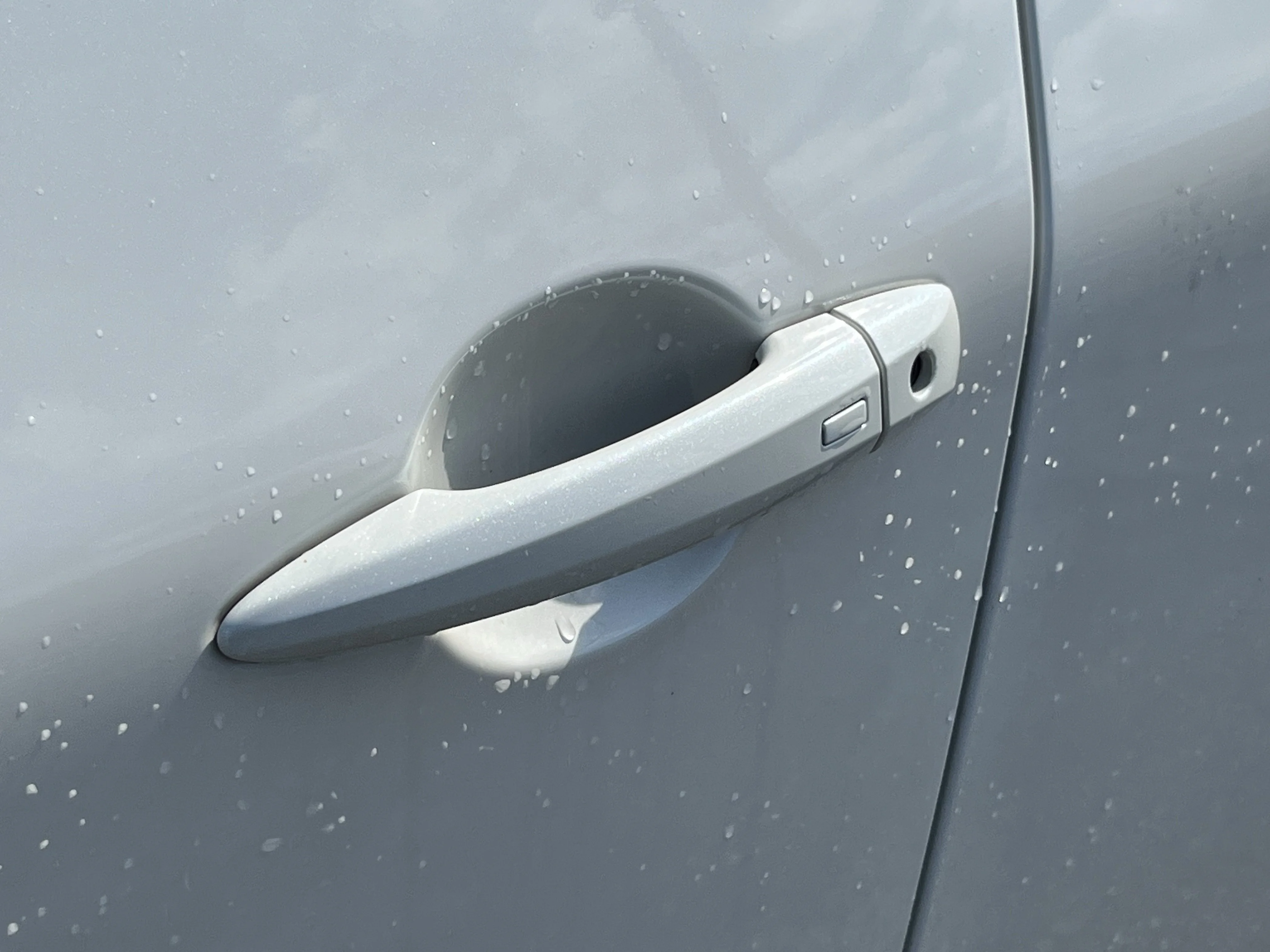 Used 2023 Pearl White Nissan SL image 15