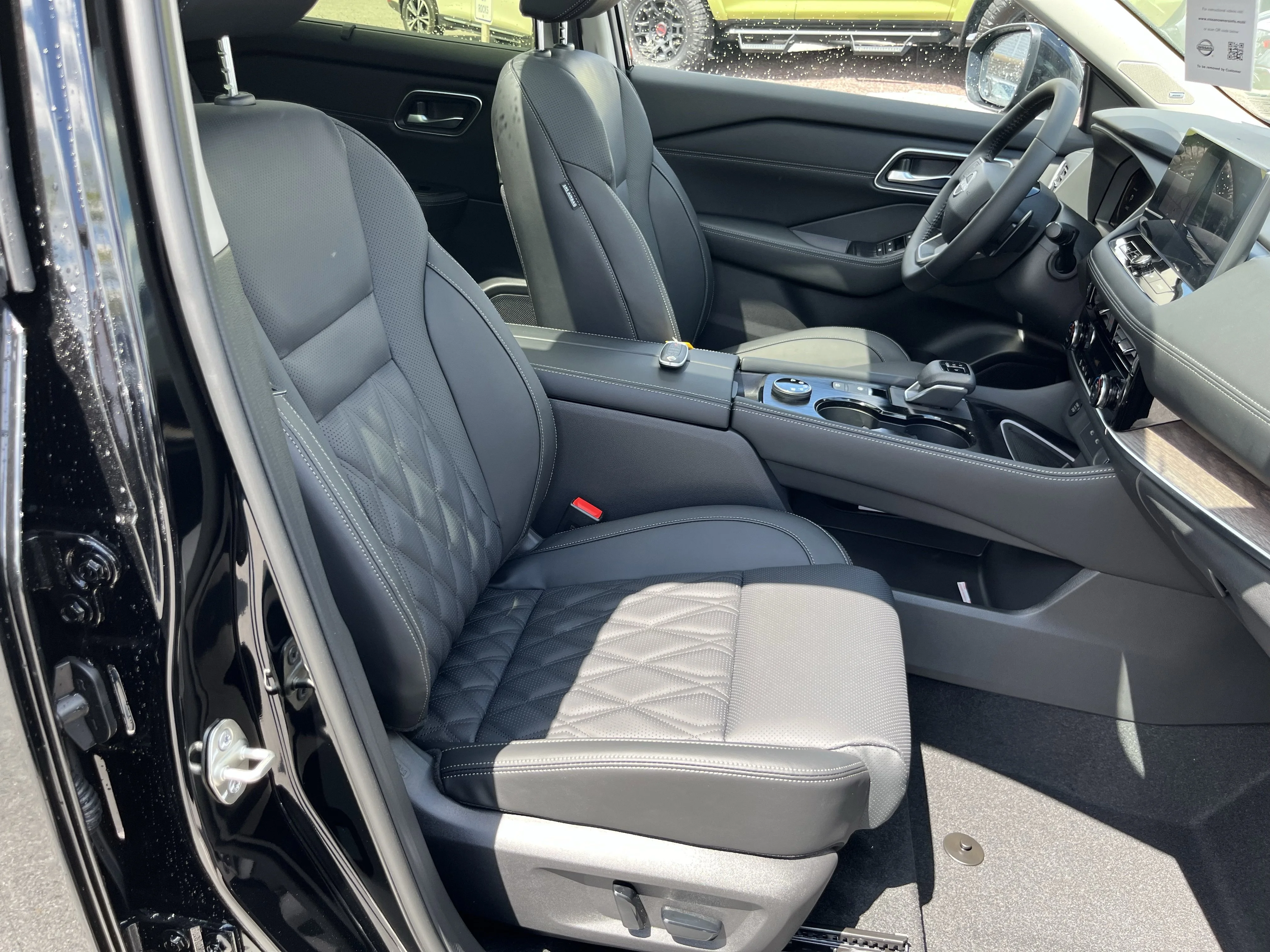 New 2026 Super Black Nissan Platinum image 3