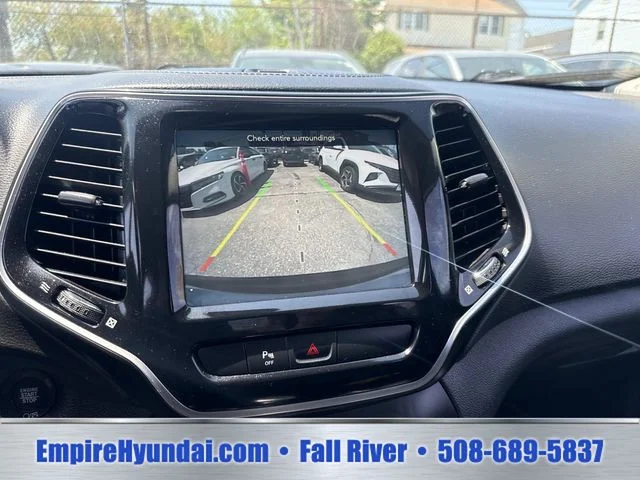 Used 2019 Silver Jeep Limited image 23
