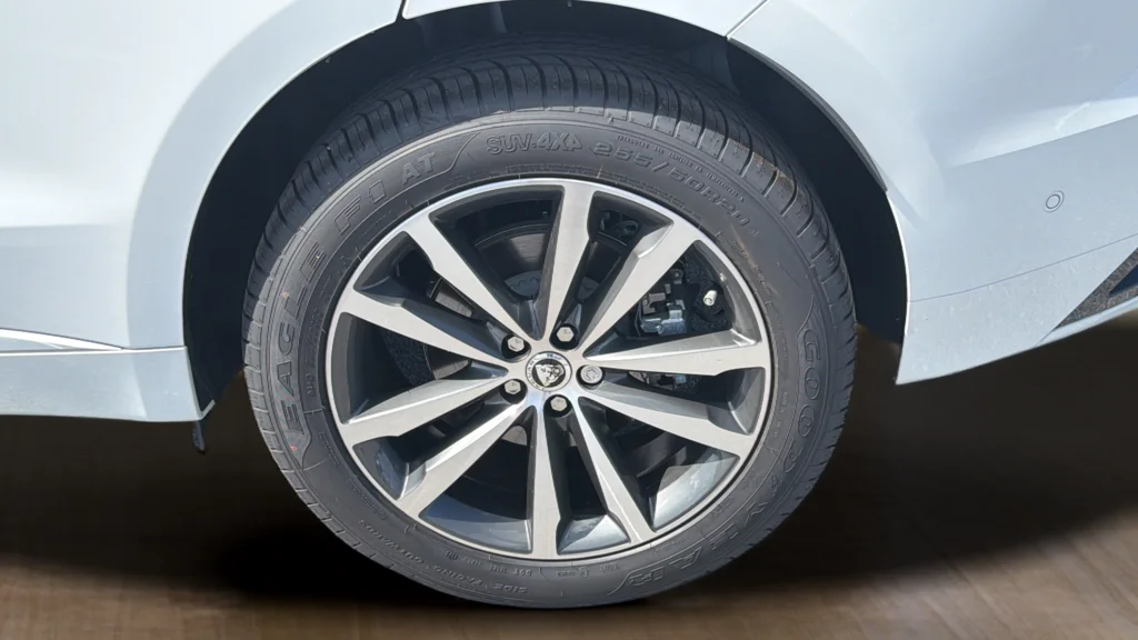 2026 Jaguar F-Pace R-Dynamic S - Photo 17