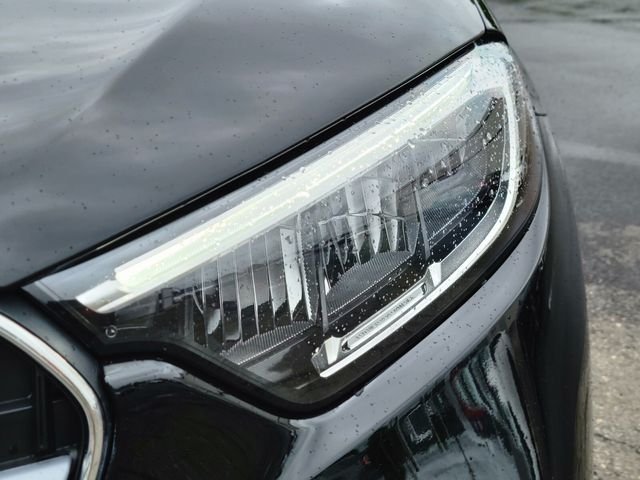 Used 2026 Black Mercedes-Benz GLC 300 image 9