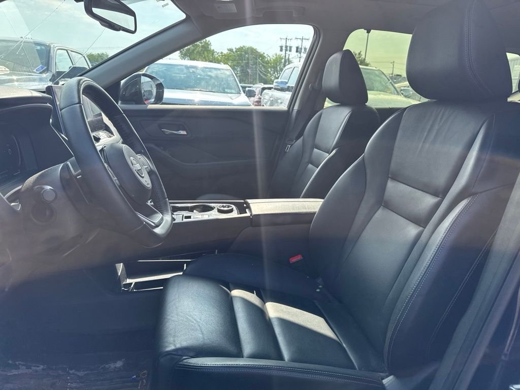 Used 2024 Blue Nissan SL image 2