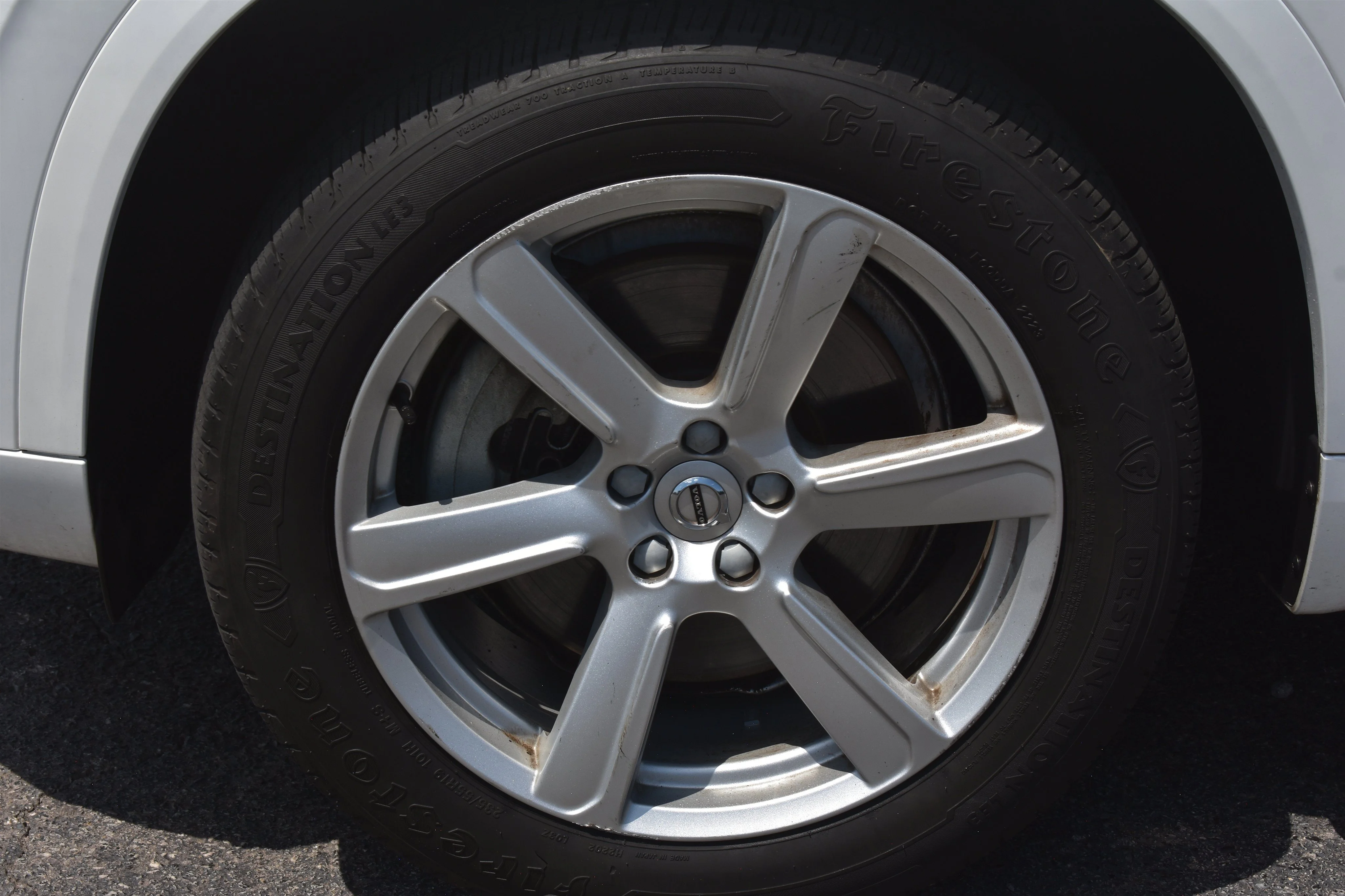 Used 2023 White Volvo Core image 11