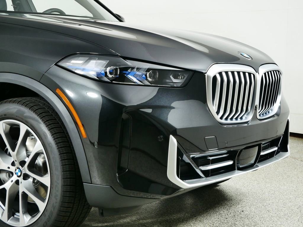 Certified Used 2026 Black Sapphire Metallic BMW xDrive40i image 4