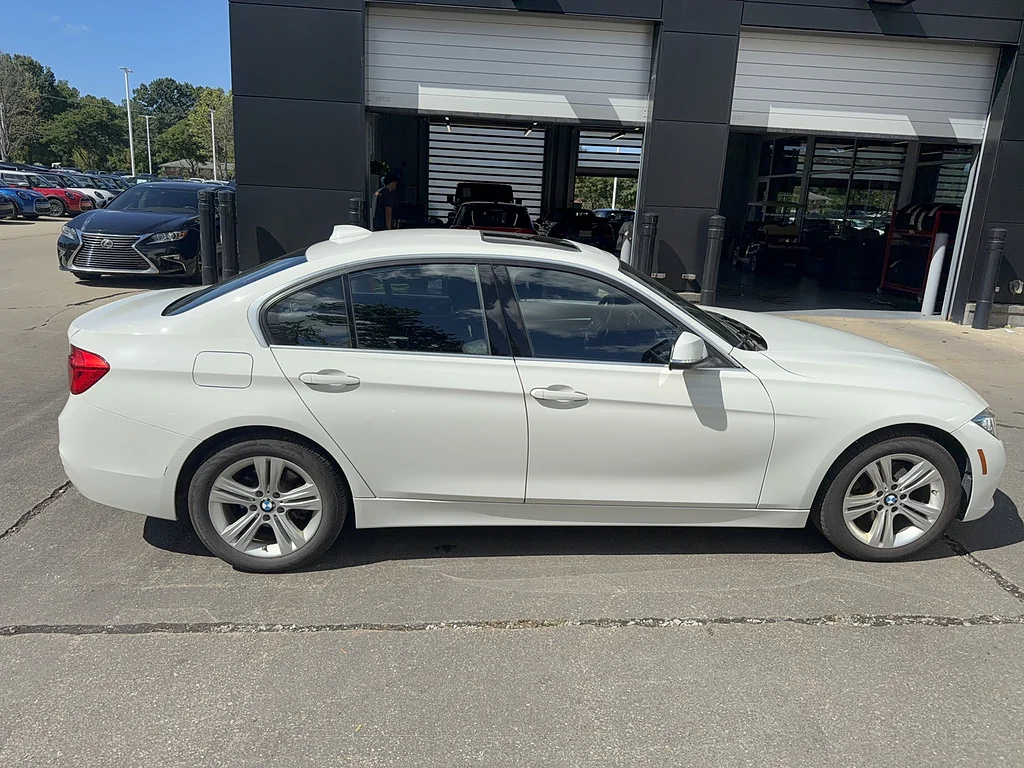 Used 2017 WHITE BMW 330i xDrive image 4