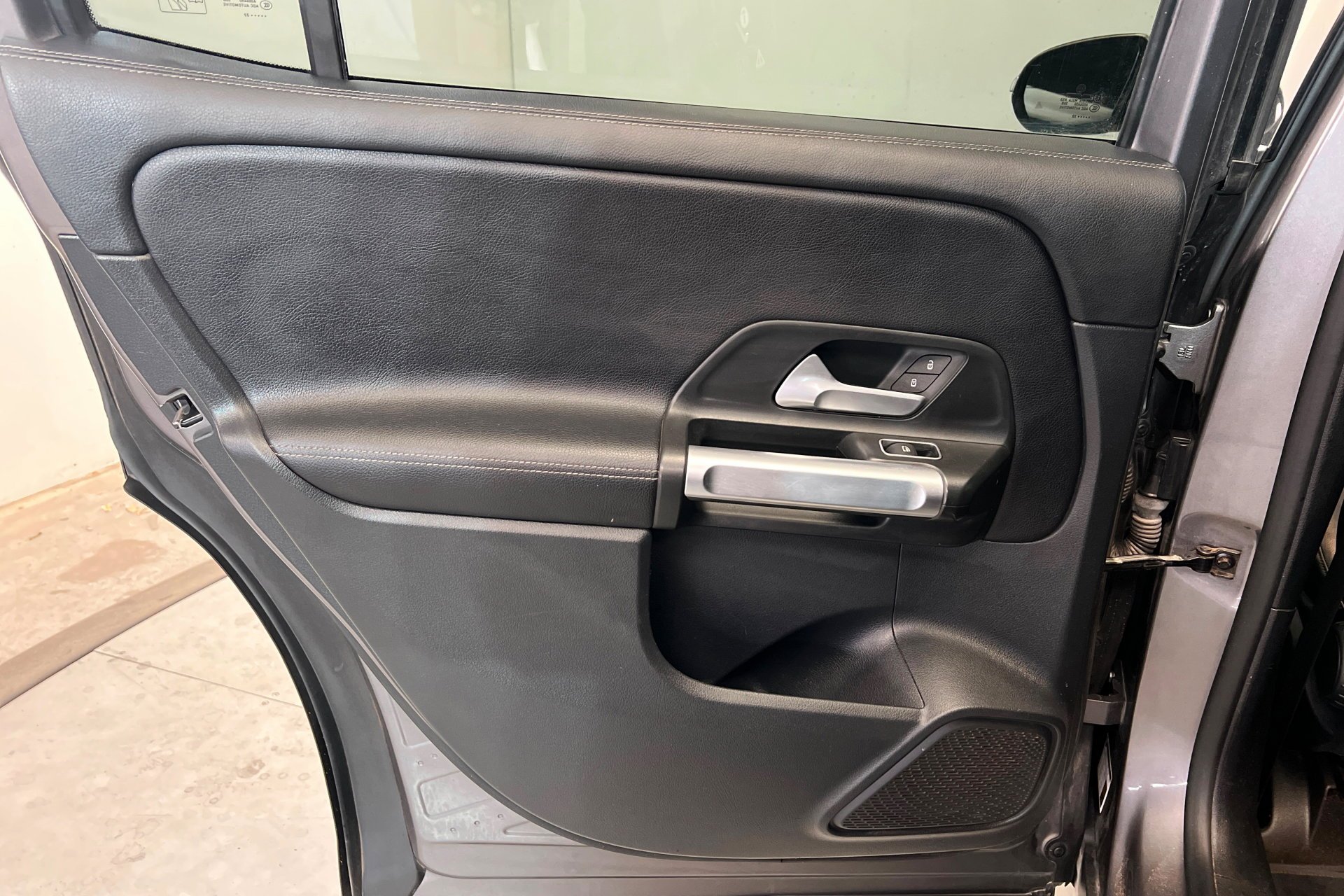 Used 2022 Gray Mercedes-Benz GLB 250 image 19
