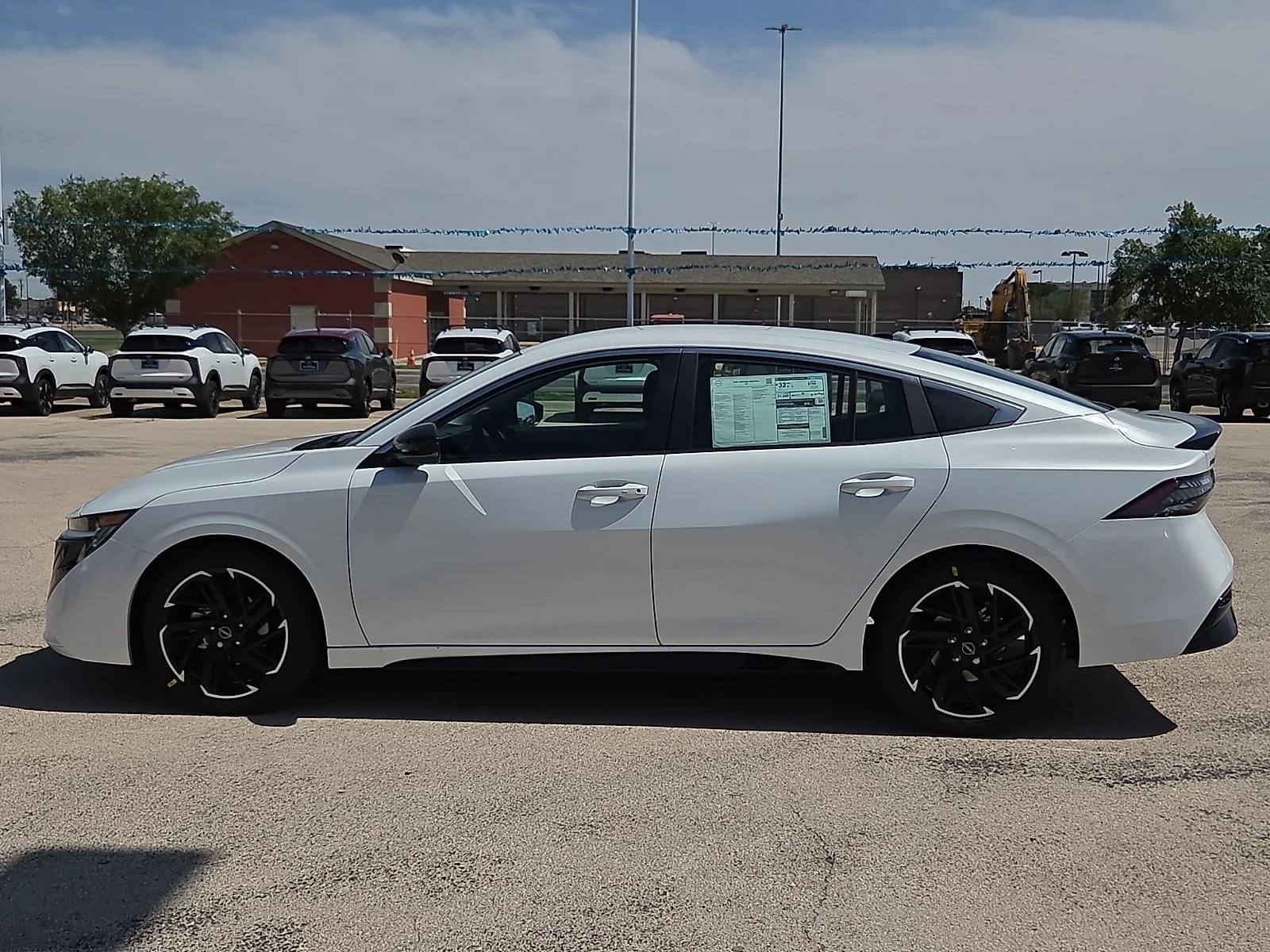 New 2026 QAC Aspen Whit Nissan SR image 2