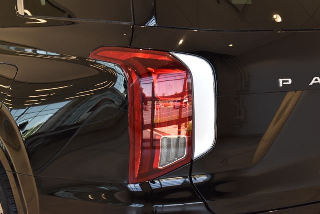 Used 2020 Black Hyundai Limited image 7