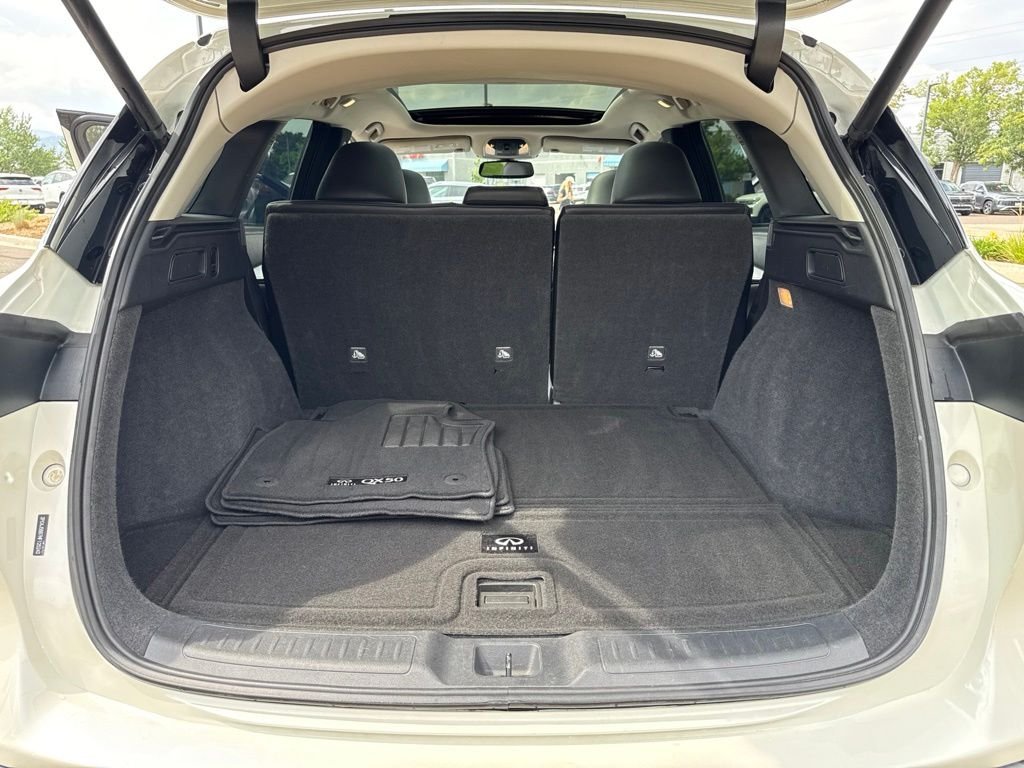 Used 2021 Majestic INFINITI LUXE image 25