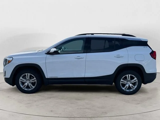 Used 2019 Summit White GMC SLE image 2