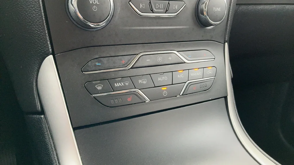 Used 2019 White Ford SEL image 16