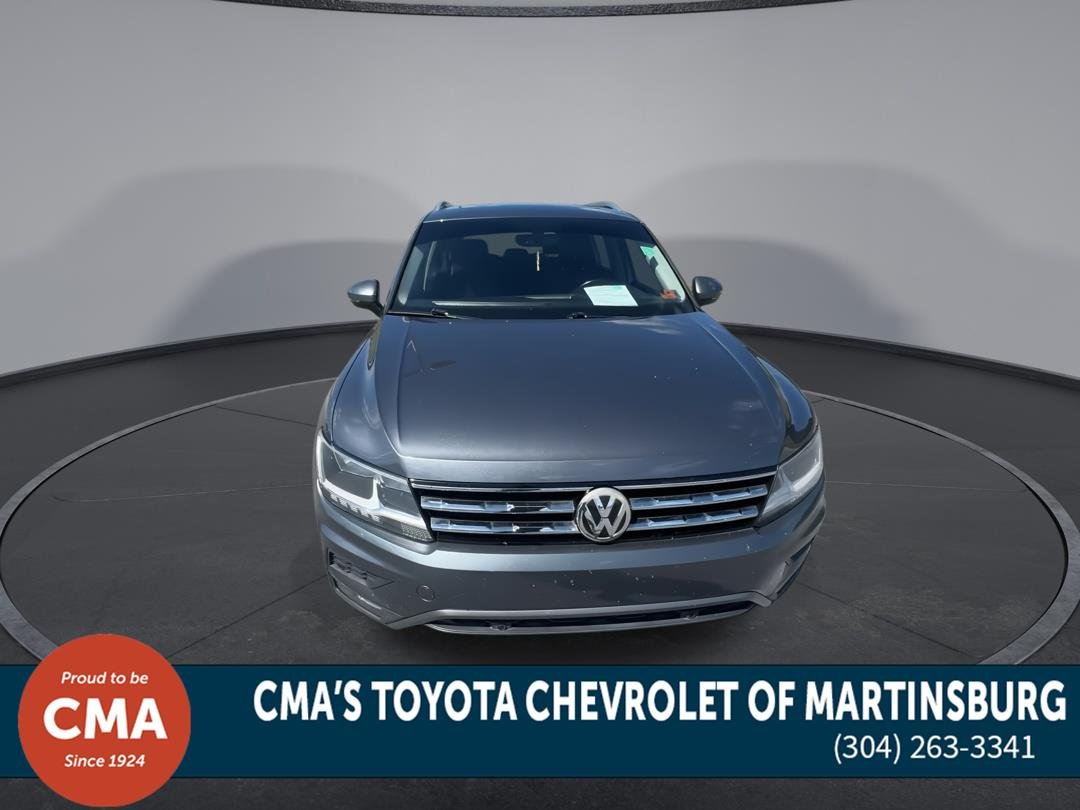 Used 2019 Platinum Gray Metallic Volkswagen SE image 3