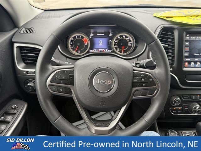 Used 2022 Diamond Black Crystal Pearlcoat Jeep Latitude Lux image 12