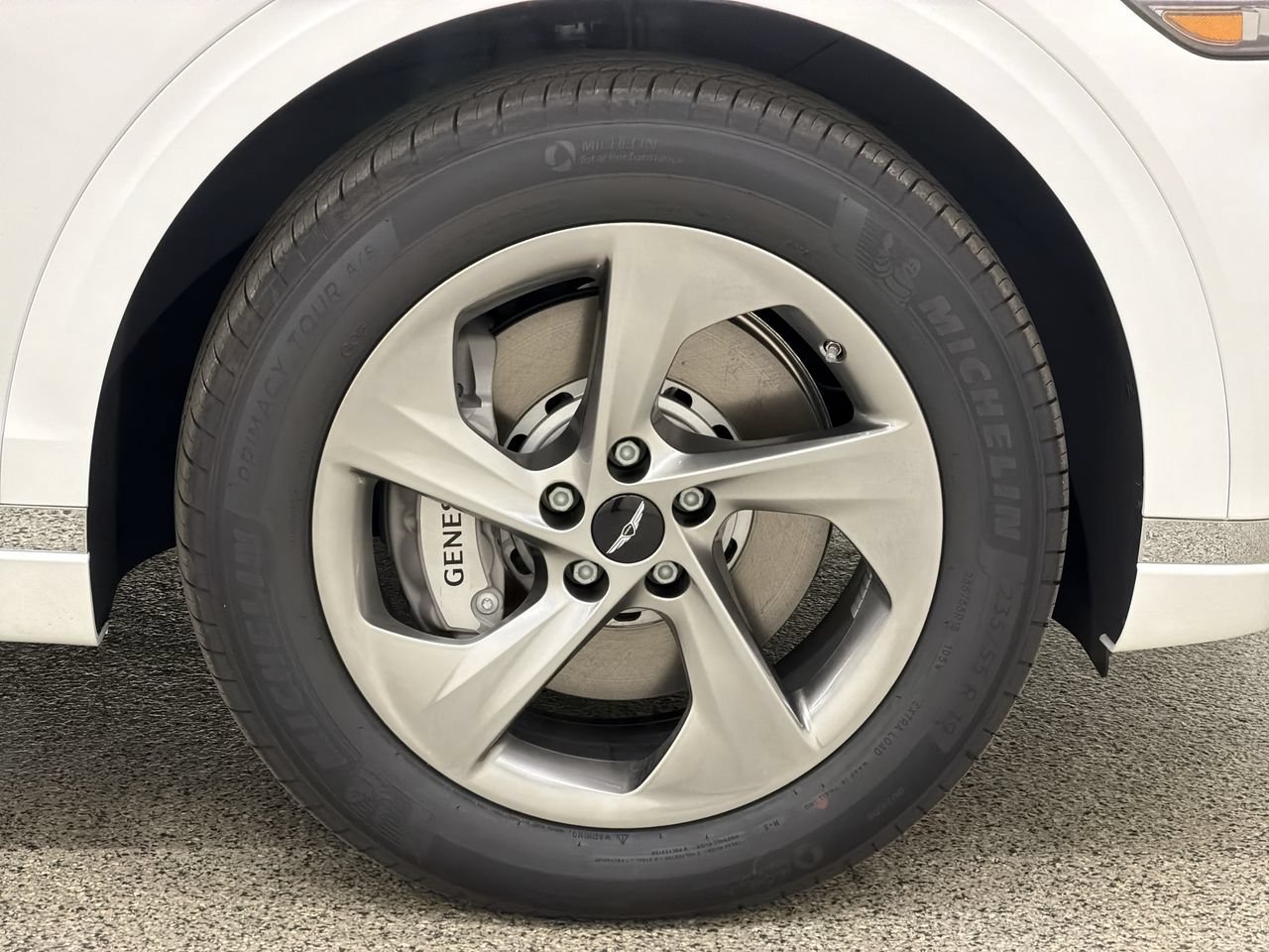 New 2027 Uyuni White Genesis 2.5T image 10