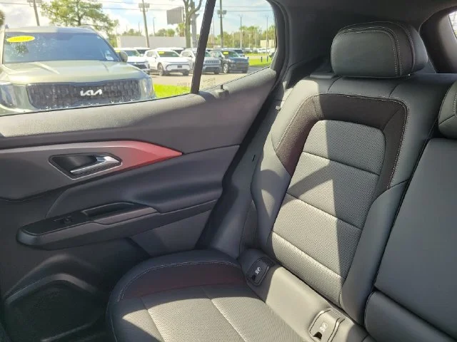 2024 Chevrolet Equinox EV Launch Edition - Photo 13