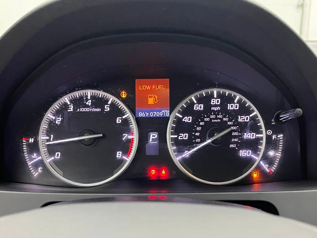 Used 2018  Acura Base image 25