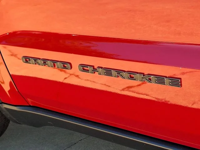 Used 2020 Red Jeep Trailhawk image 31