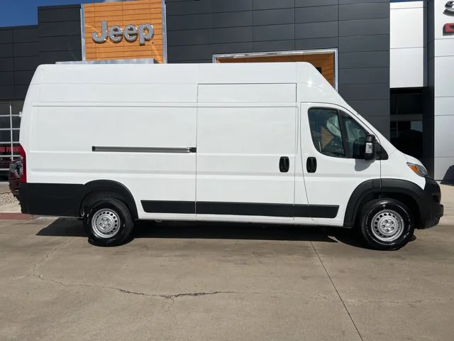 Used 2025 White Ram Super High Roof image 2