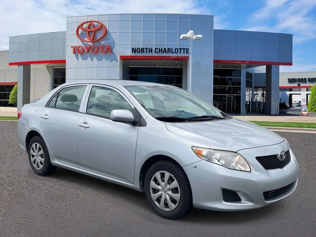 Used 2010 Silver Toyota LE image 1