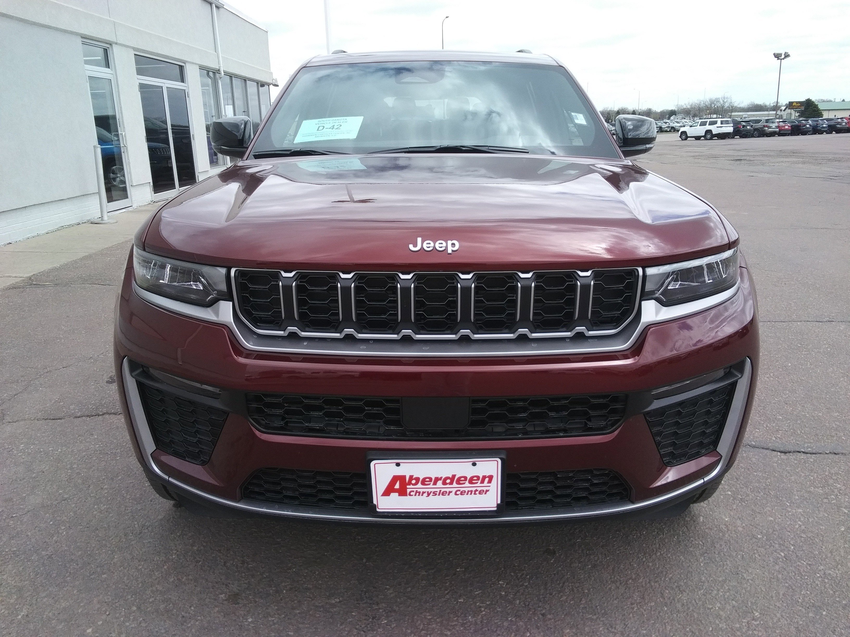 New 2026 Velvet Red Pearl-Coat Exterior Paint Jeep Limited image 3