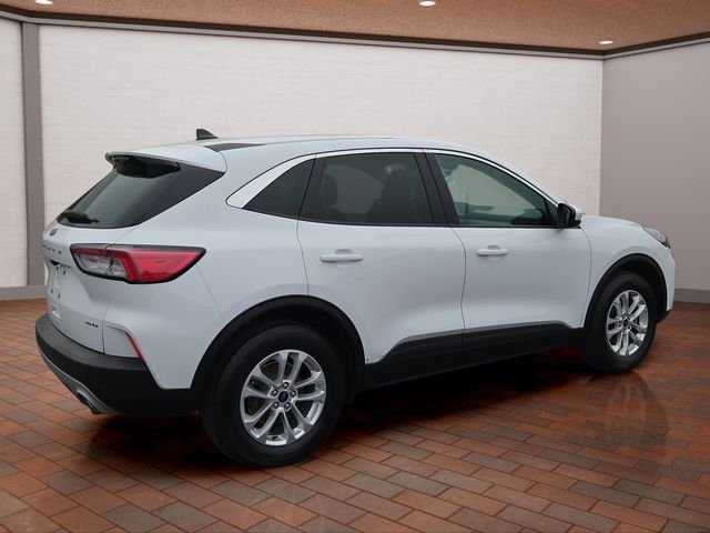 Used 2021 Oxford White Ford SE image 3
