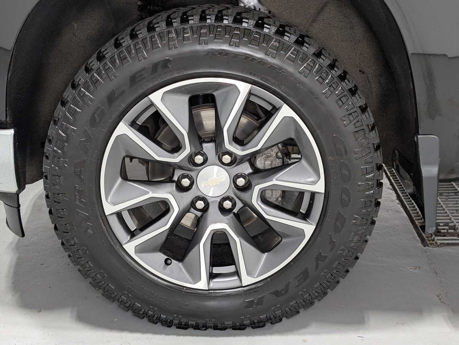 Used 2022 Black Chevrolet LT image 3