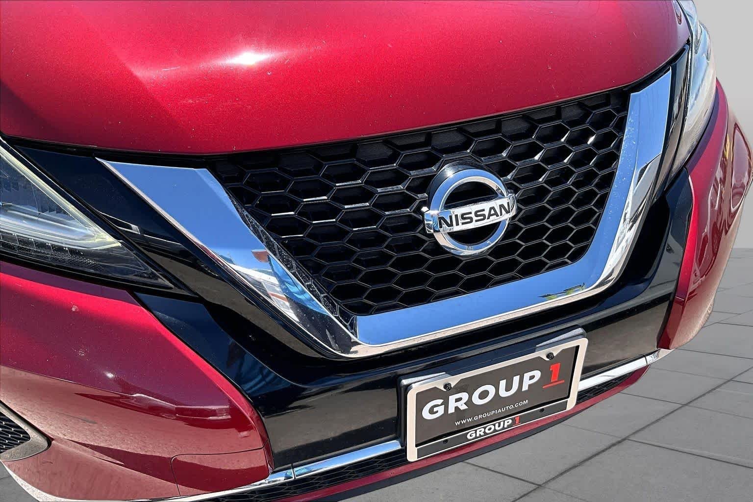 Used 2020 Cayenne Red Metallic Nissan SV image 29