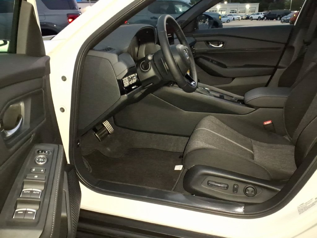 New 2026 Platinum White Pearl Honda Sport Hybrid image 15