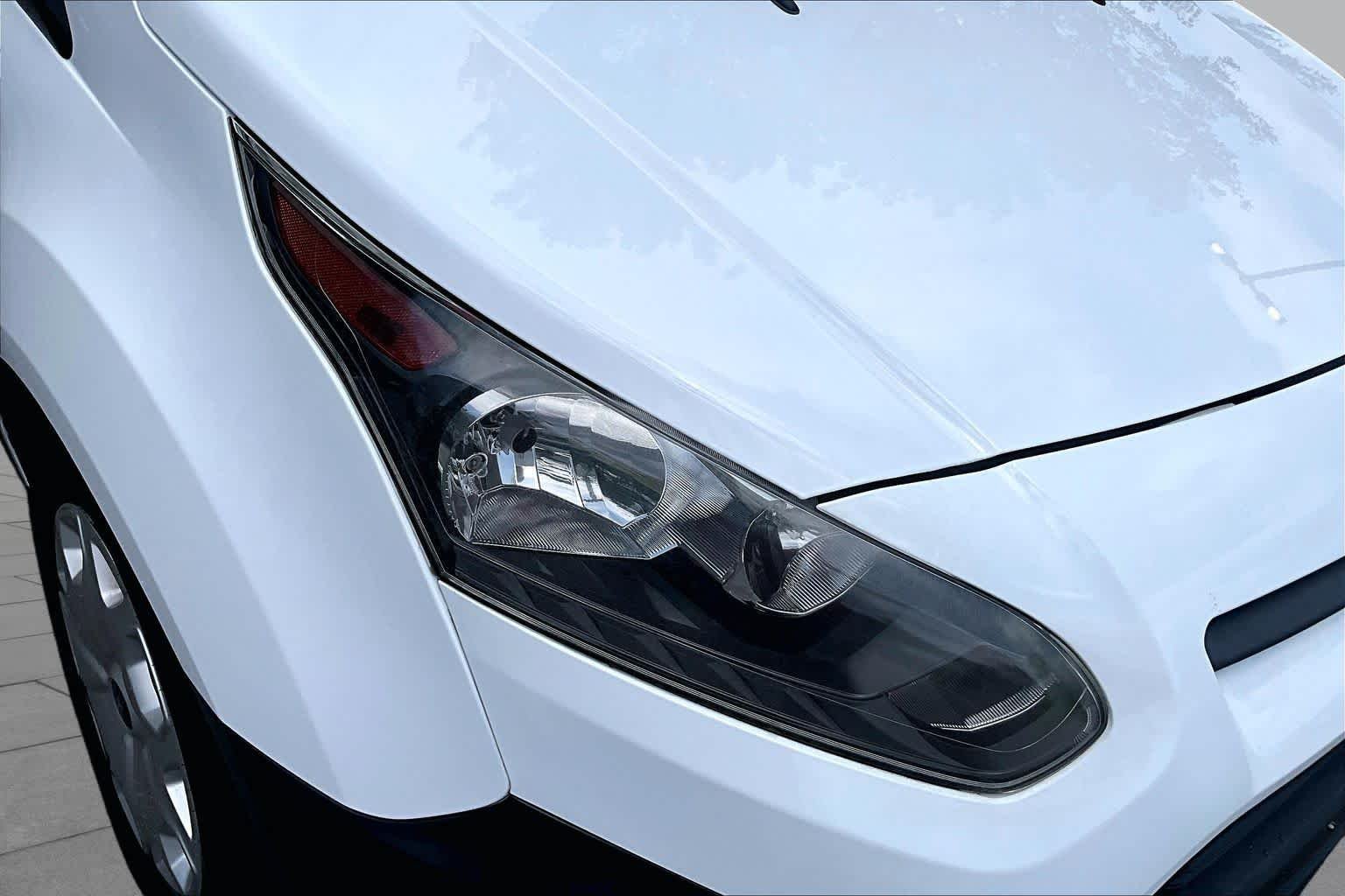 Used 2018 Frozen White Ford XL image 26