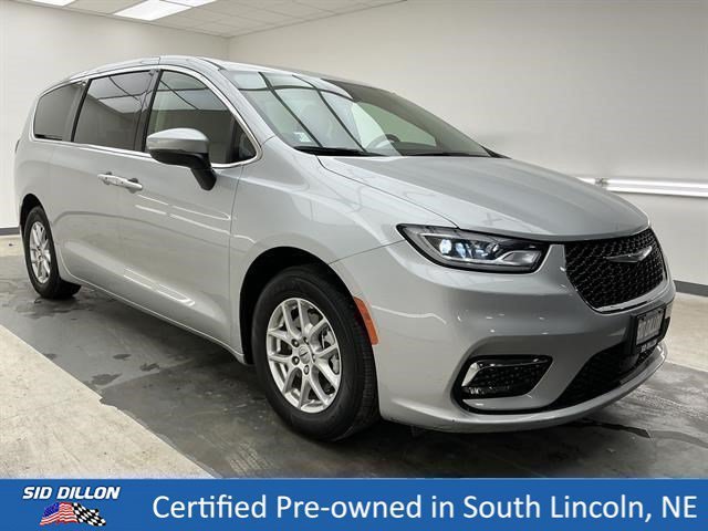 Used 2023 Silver Mist Clearcoat Chrysler Touring L image 3
