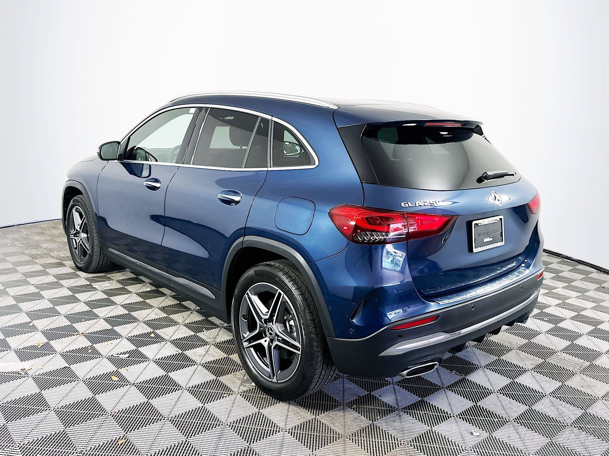 Used 2022 Denim Blue Metallic Mercedes-Benz GLA 250 image 4