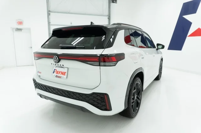 New 2026 Opal White W/Deep Black Roof Volkswagen SE R-Line FWD image 5