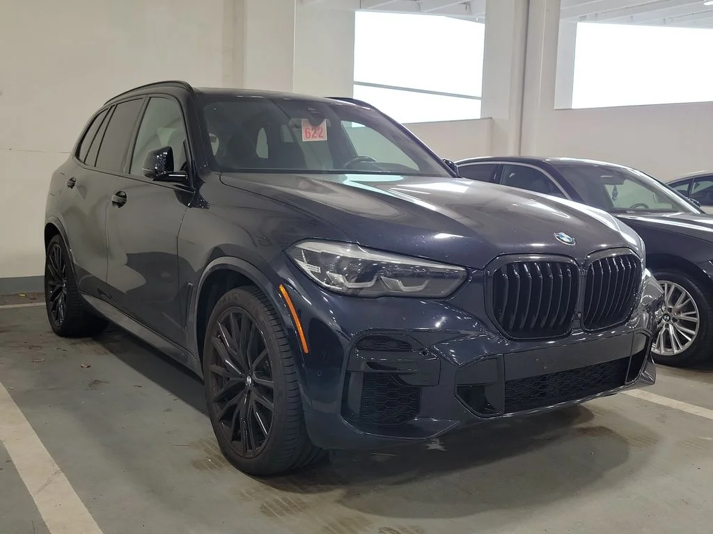 Used 2023 Carbon Black Metallic BMW sDrive40i image 2