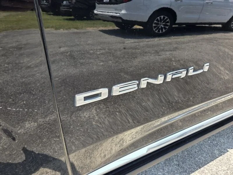 Used 2022 Onyx Black GMC Denali image 18