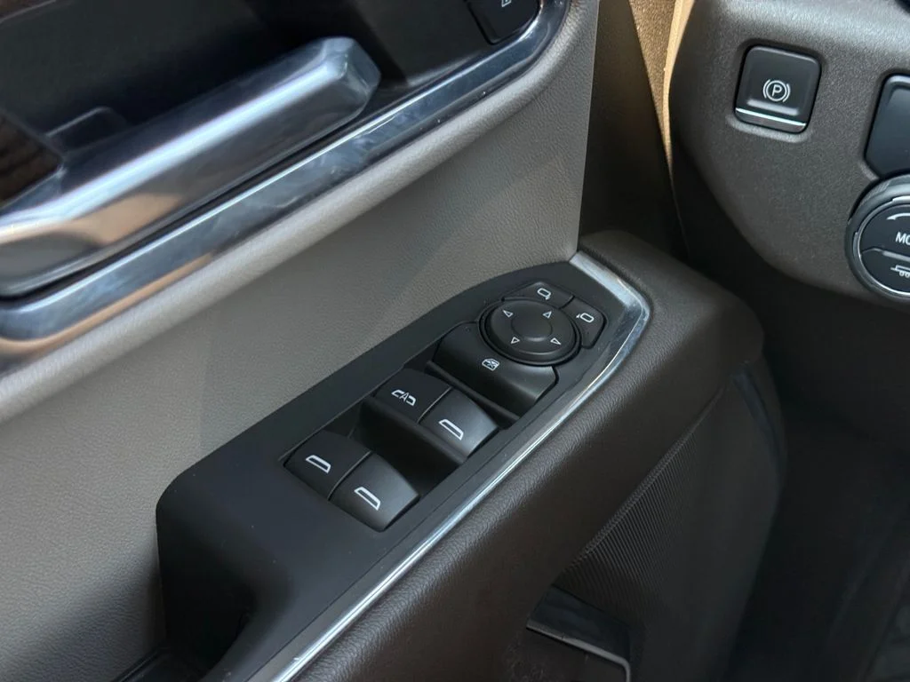 Used 2023 Blue Chevrolet LT image 7