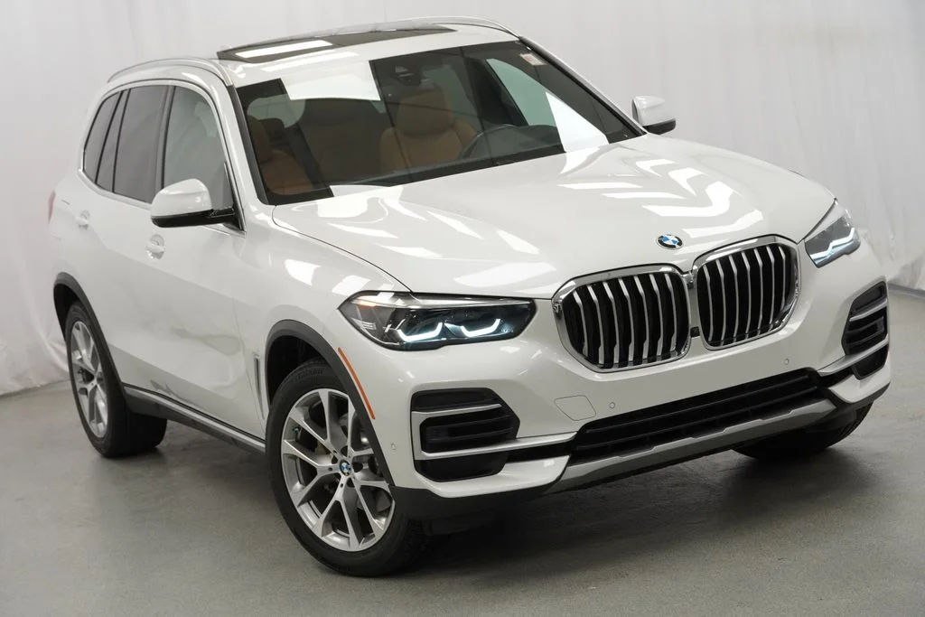 Used 2022 White BMW xDrive40i image 7