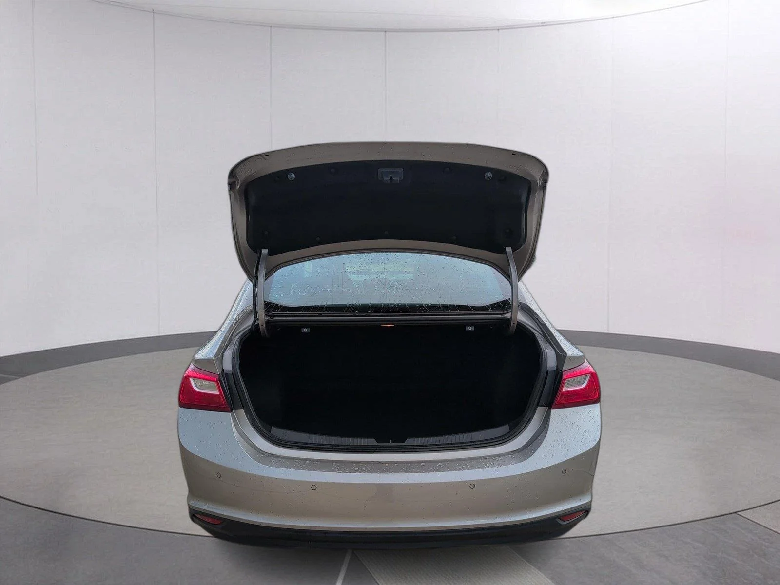 Used 2024 Mineral Gray Metallic Chevrolet LT image 5