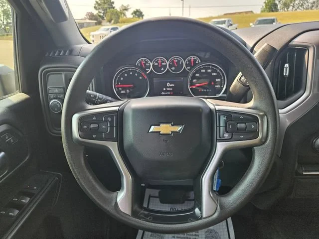 Used 2022 SILVER ICE METALLIC Chevrolet Work Truck image 14