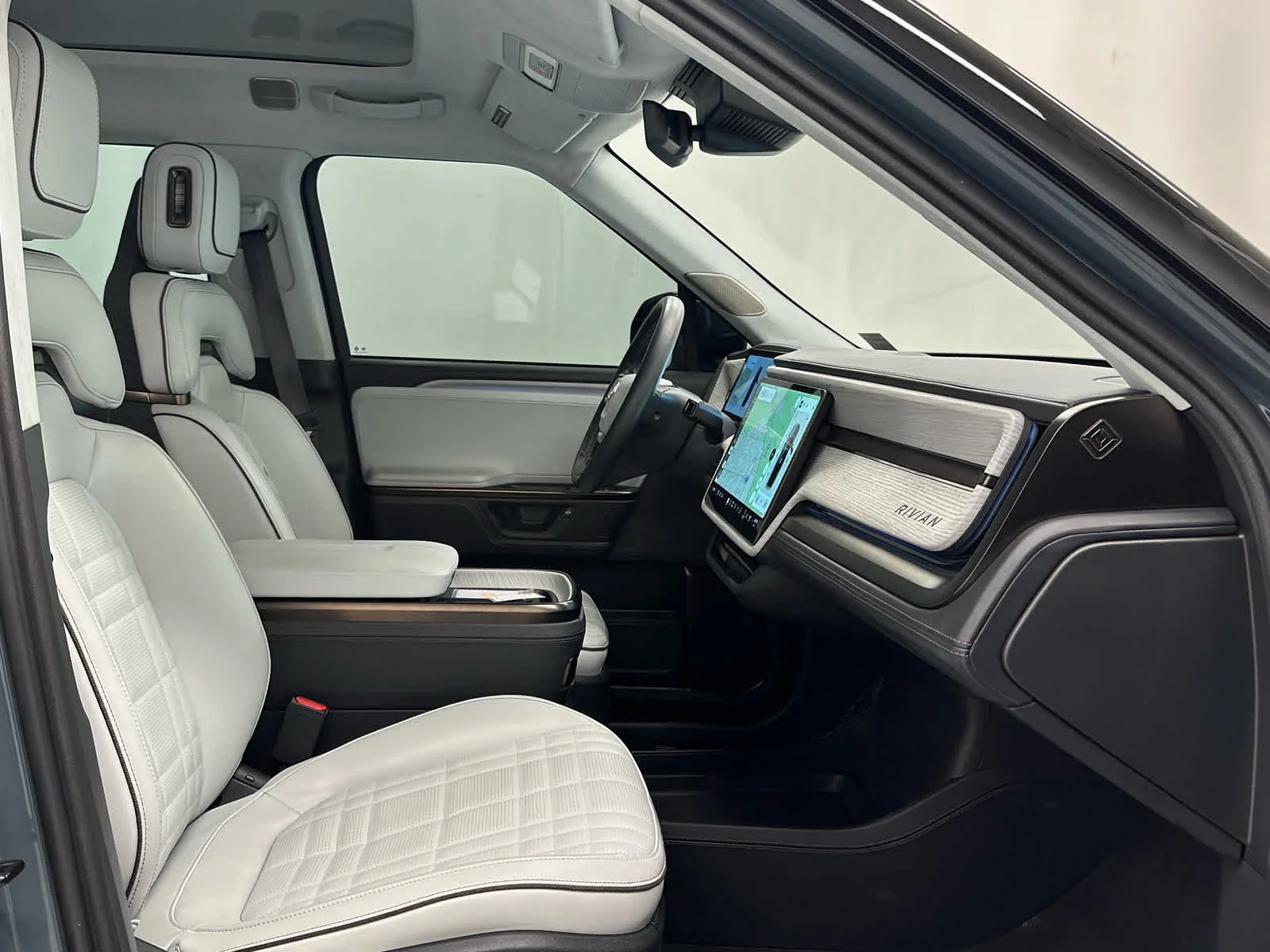 Used 2025 Storm Blue Rivian Ascend image 19
