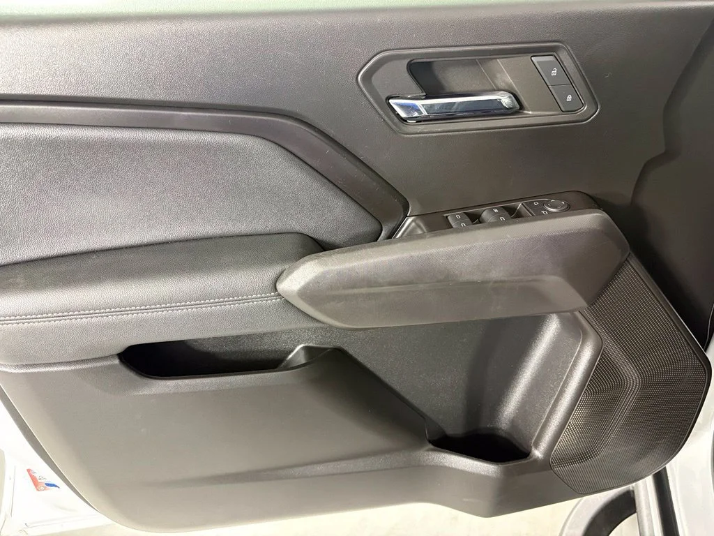 Used 2024 Summit White Chevrolet LT image 13