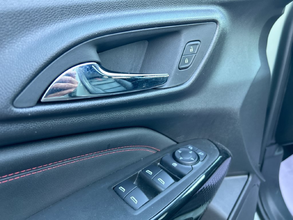 Used 2024 Green Chevrolet 2RS image 25