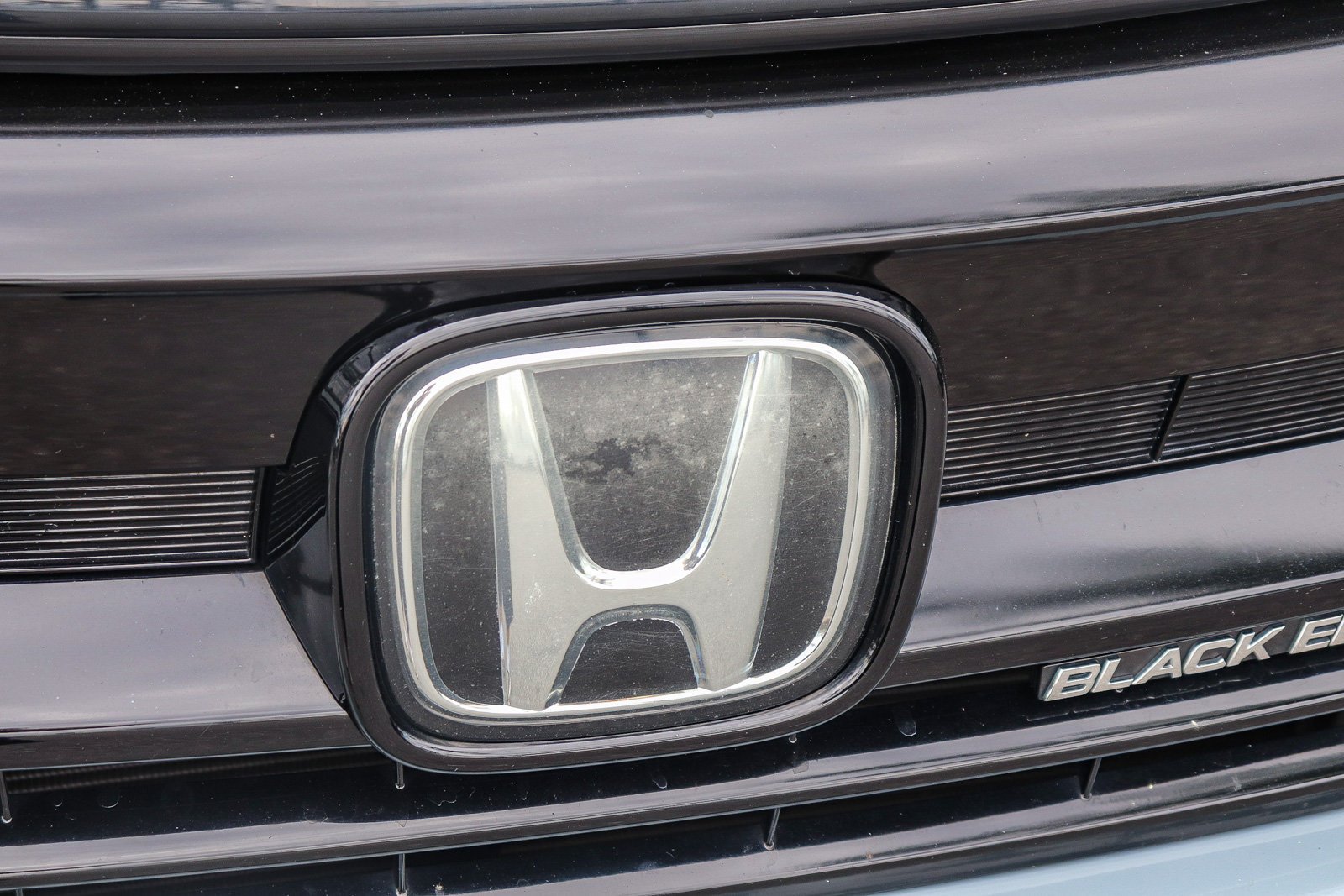 Certified Used 2022 Gray Pearl Honda Black Edition image 4